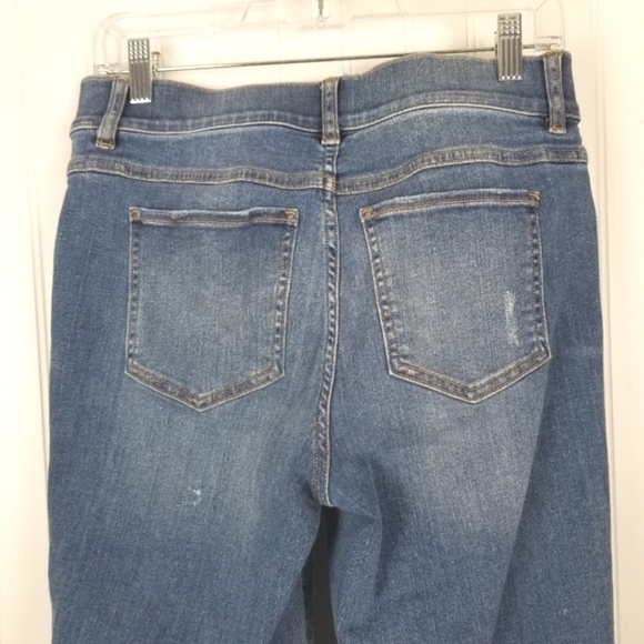 Spanx Womens Straight Leg Jeans Pull On Size Medium Blue Style 20356R Distressed - Picture 8 of 11